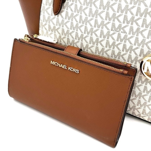 Michael Kors Large Charlotte Tote Bag & Large Double Zip Wallet Vanilla/Brown - Picture 12 of 14